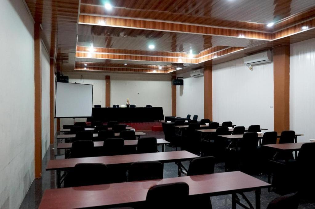 Ren'Z Hotel Bangka Island  Экстерьер фото