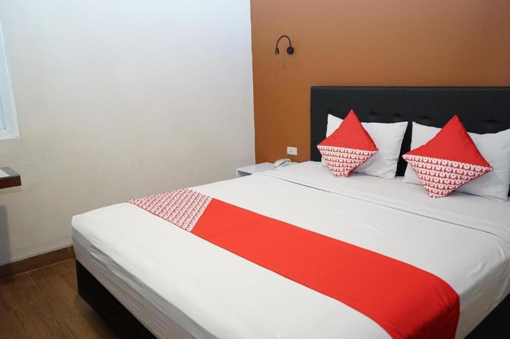Ren'Z Hotel Bangka Island  Экстерьер фото